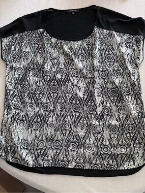 Relativity Black & White Printed Scoop Neck Blouse